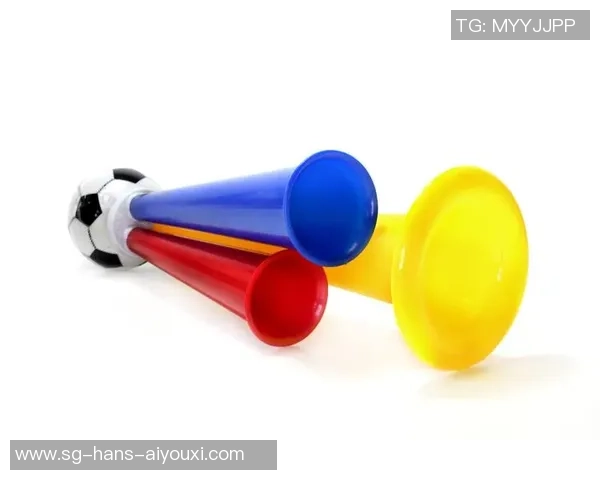 掌握彩色足球的钩法技巧提升你的足球技能与比赛表现